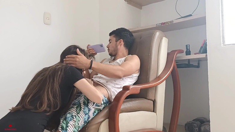 skpro_: Üvey kız kardeşimden ne kadar seksi ve lezzetli bir sakso...