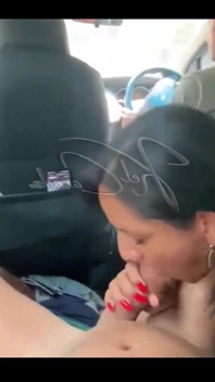 Cuckold membawa kami berjalan-jalan semasa saya mengongkek isterinya