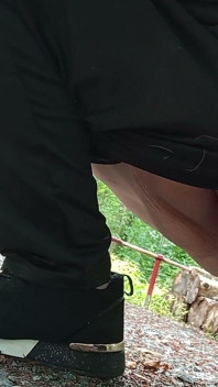 Flattulensen Pissing and Farting Outdoors