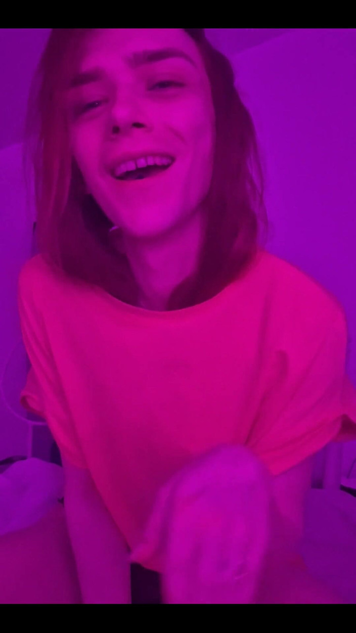 Ms-Minxy-Erotic: Ambient bedroom tease