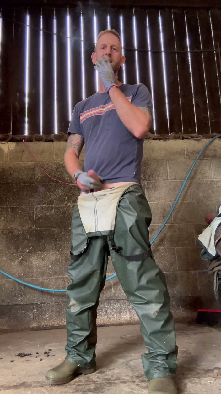 Farmer Sam: Farmář honí špinavé pracovní náčiní