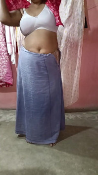 Yellow Saree che gocciona sfw