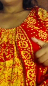 Sâni Care Se Joacă Cu Axila Și Linge Scurt.