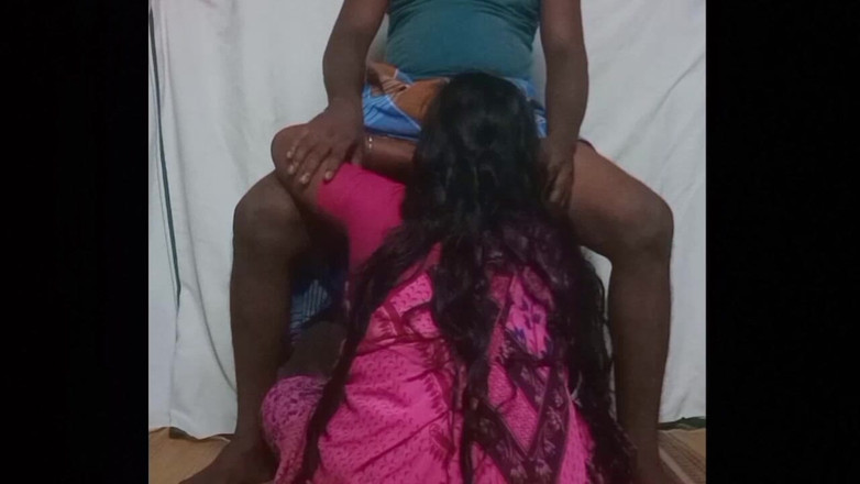 Desi Sathiya: Tamil desi casalinga pompino caldo villaggio fatto in casa