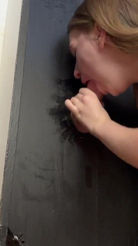 Gloryhole Doble Corrida En La Boca