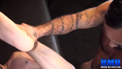 Breed Me Raw: BREEDMERAW - tatăl latino Alessio Romero îl fute pe Josh Stone înainte de...