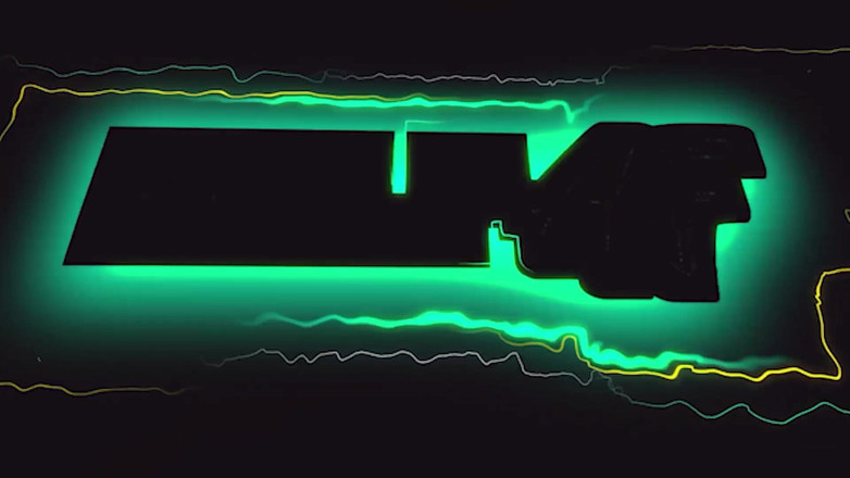 Nookies: Laptop reparateur - Nikki Sexx met grote borsten creampie