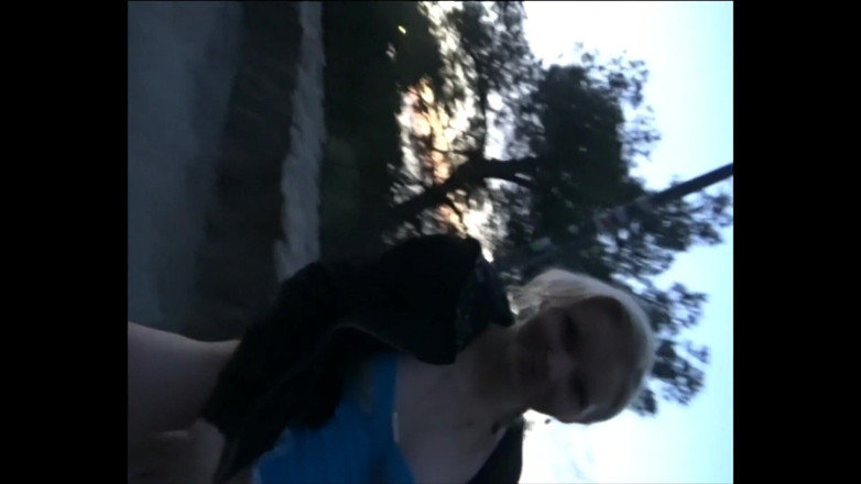Naughty Angel21: Naughtyangel21 pik buitenshuis zuigen