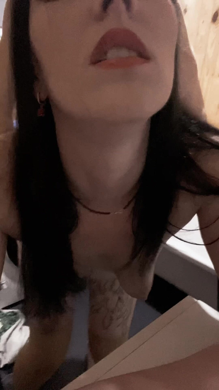 SweetAndFlow: Přišel jsem domů ke kadeřníkovi a s kouřením a sexem...