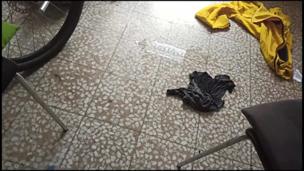 Fucktotum: Anal com diálogos em italiano: ele: onde você quer?, ela:...