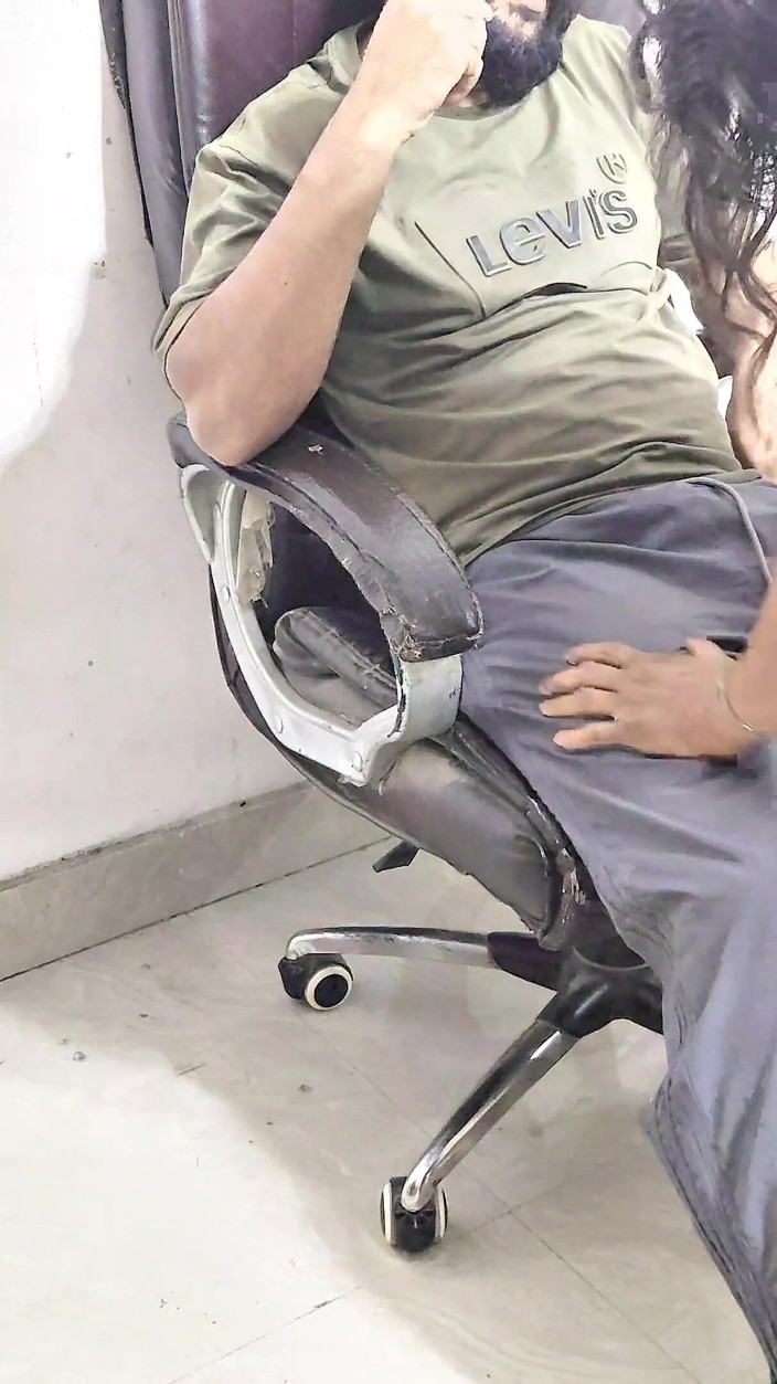 MHM: 최고의 노동자를 따먹는 인도 상사
