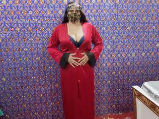 Shilpa Bhabhi: Красива арабська мусульманська королева з великими цицьками оргазмує з ділдо