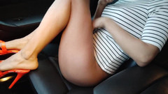 Ponny Letany: Sexy Sissy Ponyboy si hraje a hraje v autě a...