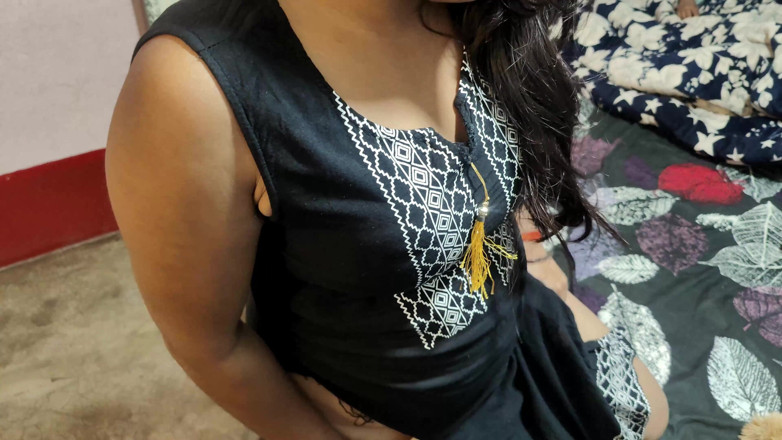 Soniya1997: Indianul Devar a venit sau a început să mă sărute și să...