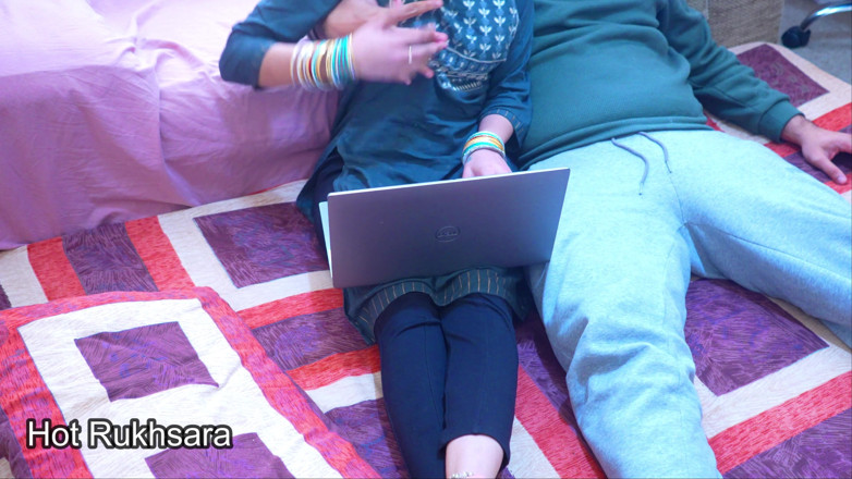 hot_rukhsara: Indiana Rukhsara teve um caso com chefe, fodida hardcore enquanto...