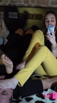 Mikaila & Nina's Instagram Selfies - (dreamgirls in Socks)