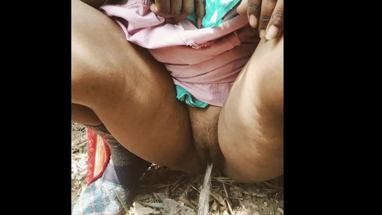 Pumi: Eu deixei a meia-irmã gostosa na cama e rasgou sua...