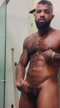 Felipe Nuru - Eiaculare in Bagno