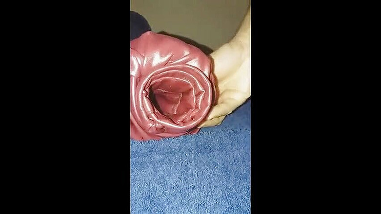 Naxy: Detailní šukání v kožených kalhotách