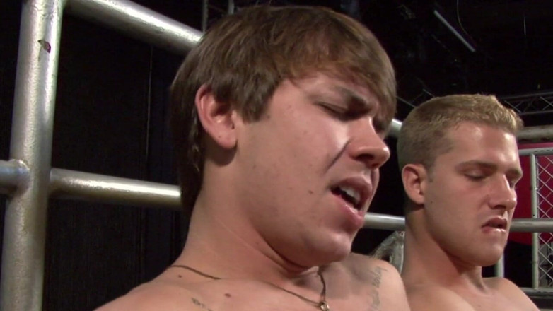 Recent amator bareback French porn: Он сосёт его и берёт сок в рот