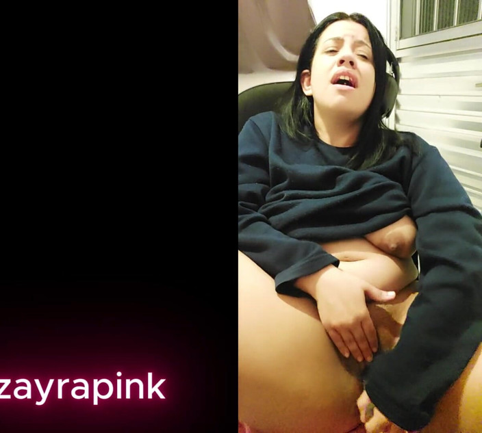 Zayra Pink: Să bagi pula în vagin pentru gringo e foarte obraznic