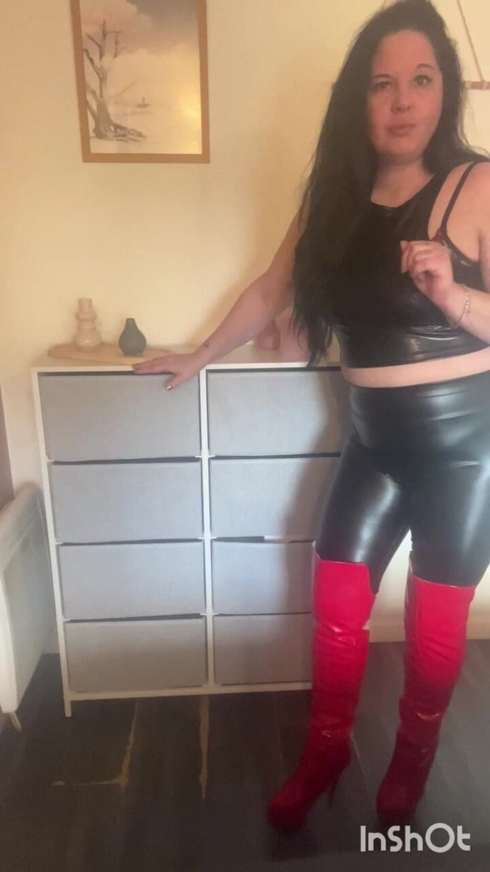 Maitresse Clara: Anda perlu membayar untuk kesunyian saya