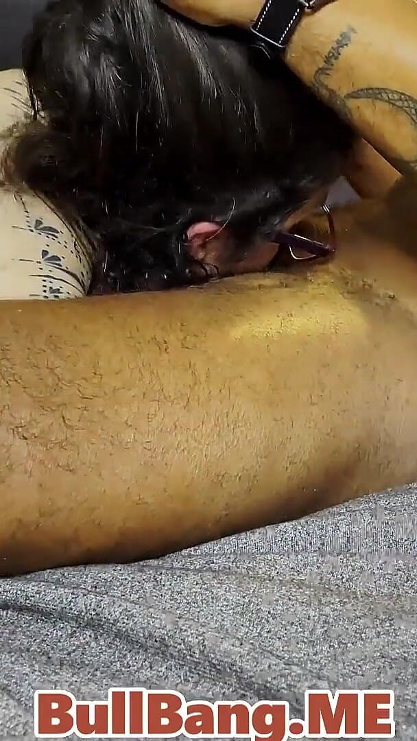 Bull Bang Gang Official: Nerdy Latina Swallows