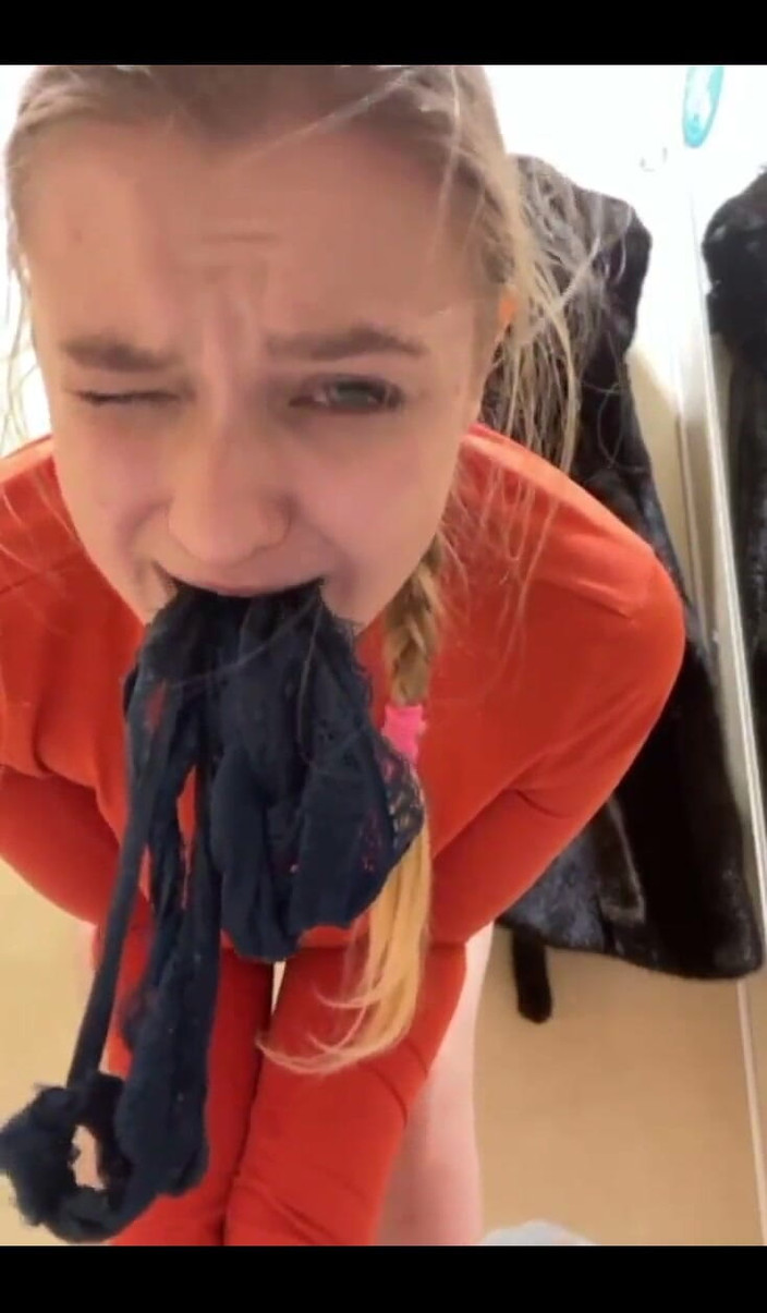 JuiceLussie: 極端なセックス。マスターベーション。指で愛撫する。バイブレーター。コントロールして。クローズアップ、アソコ