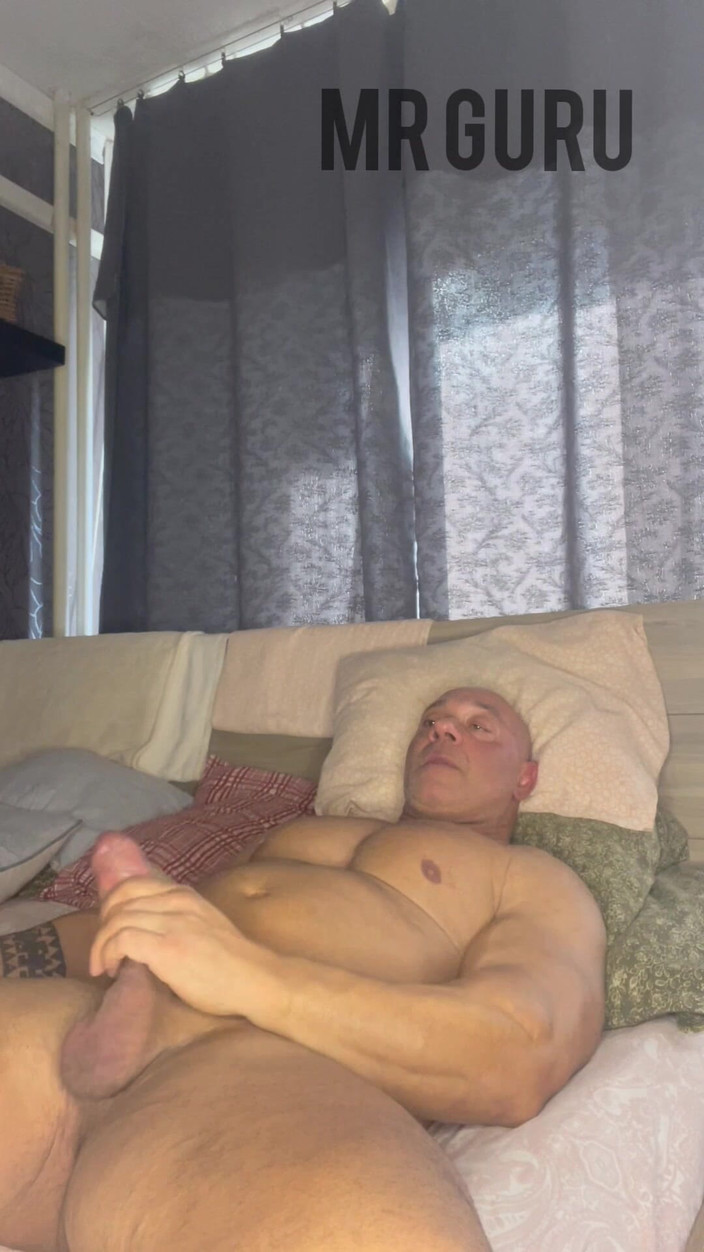 Mr. Guru: Dlouho masturbuje od kulturisty, pane Vemeguru, Veme. Honění