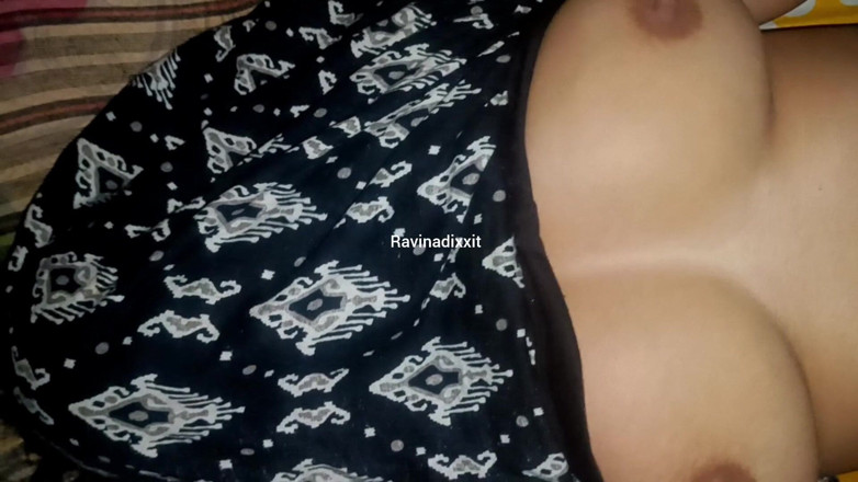 Ravina your girl: Desi Wife Full on Horny Mood Tonight