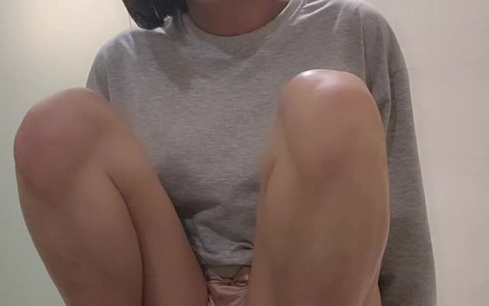 Taiwancdgirl: Ik trok mijn broek uit. En jij dan?