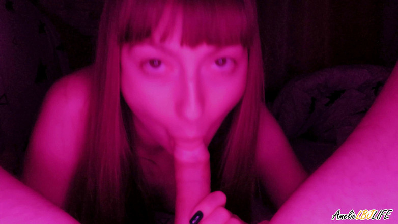 Amelie Dubon: Blondýnka hluboko saje ptáka nejlepšího kamaráda a dostane výstřik do...