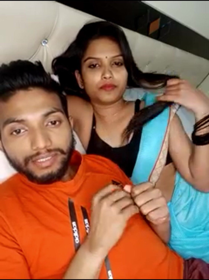 Your Neha Doll: Desi dívka Neha romantické líbání přítele Prsa Press Mnoho další...