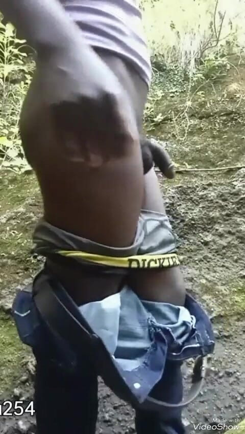 Sexyjayla254: 밖에서 따먹히는 걸 거의 걸렸기 때문에 집에 가서 시작한 일을 끝내버렸어요.