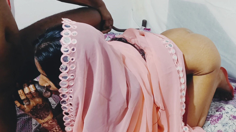 Rojjyny: 침대에서 이웃의 이복 언니를 따먹고 그녀를 존나게 만들었어