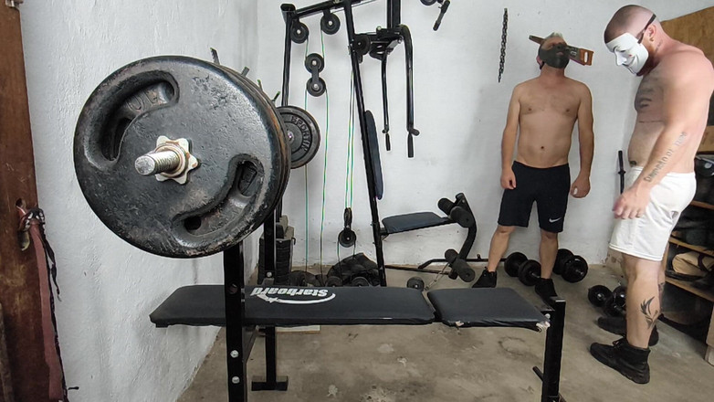 carmonaoficial: Впала і роздяглася в спортзалі посеред Хеллоуїна