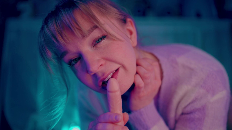 Jolie Lyon: Сводный член принимает твой член на собрании клана