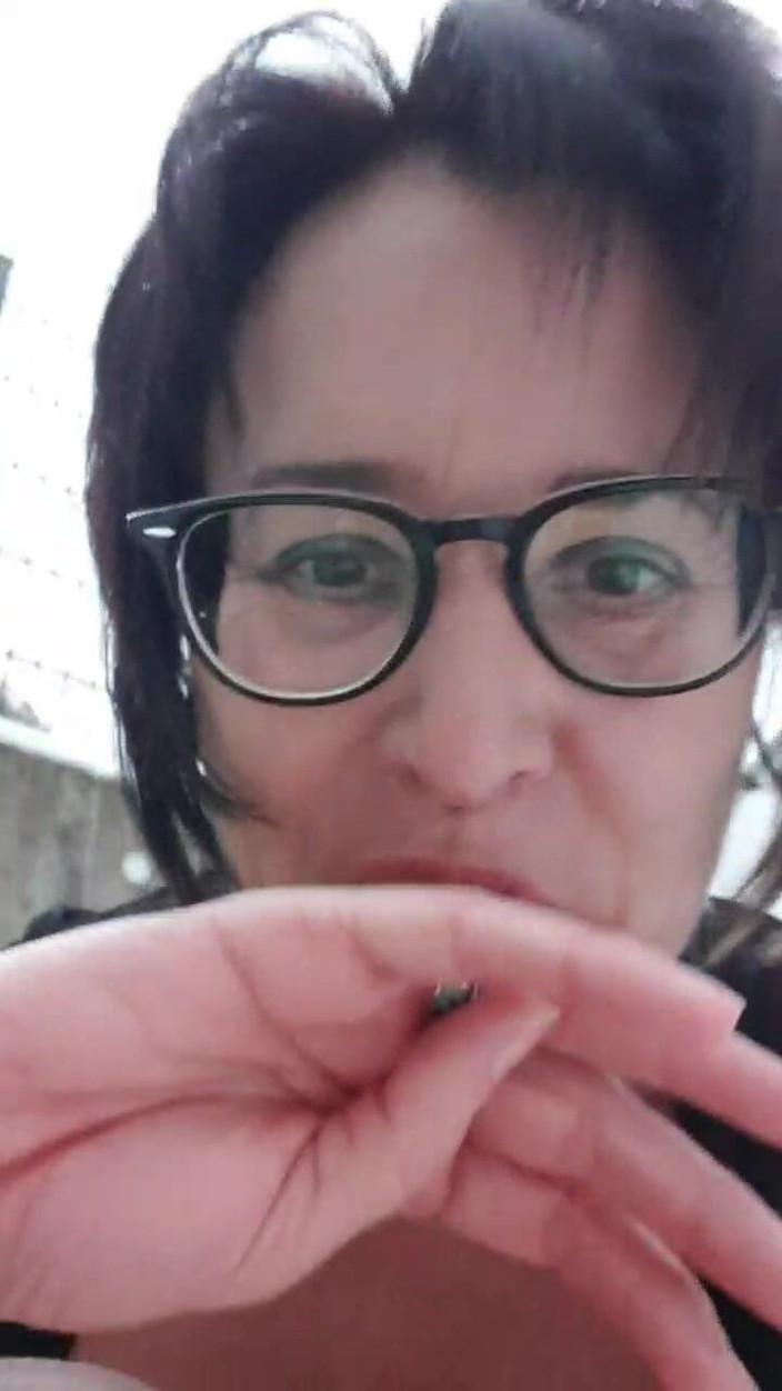 JulieEroticDress: スノーボール・イン・プッシー