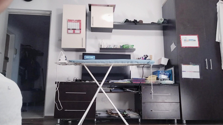 Amateur_MS: Sexy Chlupatá Brunetka Dělá Domácí Práce Nahá. Latina S Chlupatou...