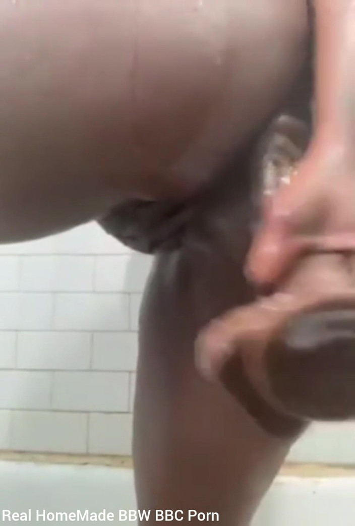 Super sexy ebony cuties: Trong phòng tắm một mình thủ dâm hậu môn mãnh...