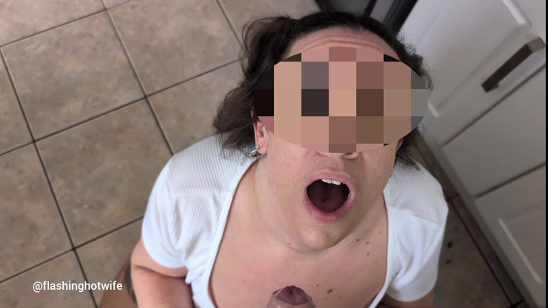 Roo Smith: 이웃과 섹스하는 바람피는 마누라