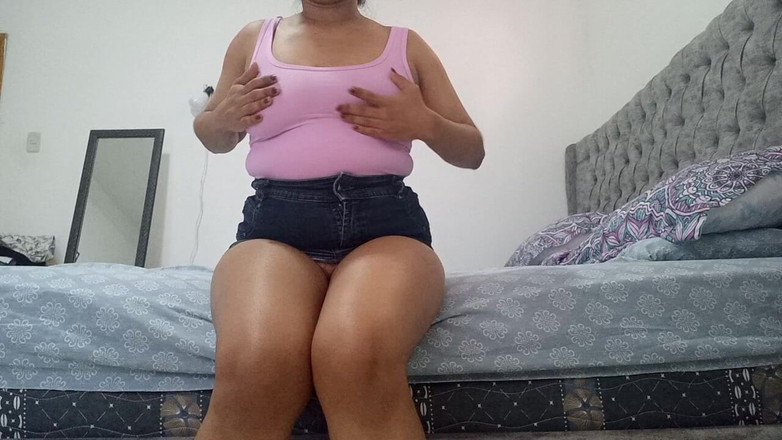 PATY PATY: Грудаста мачуха так сильно підстрибує своєю дупою