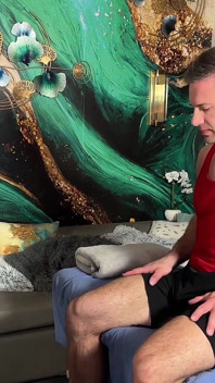 Casado hetero jock fodido por massagistas
