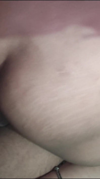 Sora vitregă Desi Împarte patul cu fratele vitreg are parte de un futai XXX în noapte