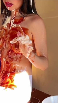 I fulfill all your wet, dirty and messy fetishes 