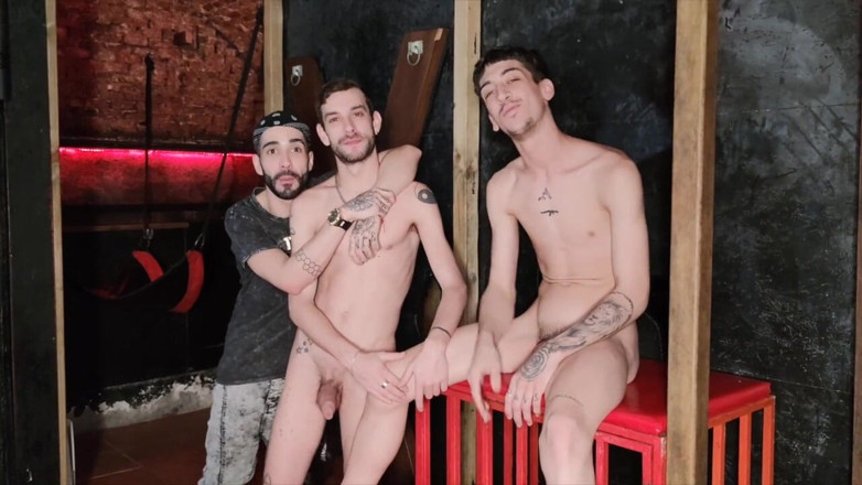 Fun bareback meeting in Barcelona: Angle Privert es follada a pelo por Bonybabyron