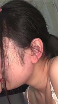 Kotone Toua Convence a Hina Kanno De Tener Sexo Con Ella - Japanese Lesbian