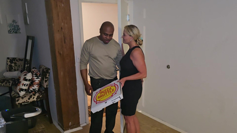 Dcrush: Entrega de pizza bbc para esposa caliente