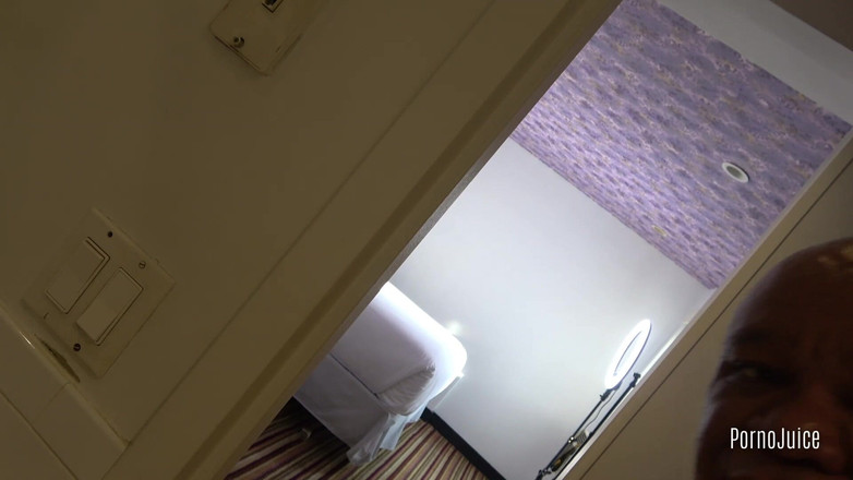 PornoJuice Faphouse: Pulă mare și neagră, futai în baie cu Eva Fay.