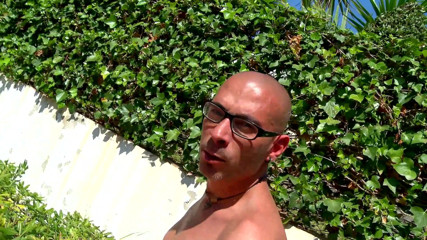 Real Home Made: Young couple fucking sucking in the garden